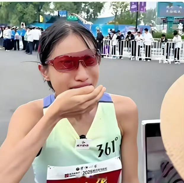 医院证实“最快女护士”张水华被处分！违规兼职+虚假调休引争议
 
“最快女护士”