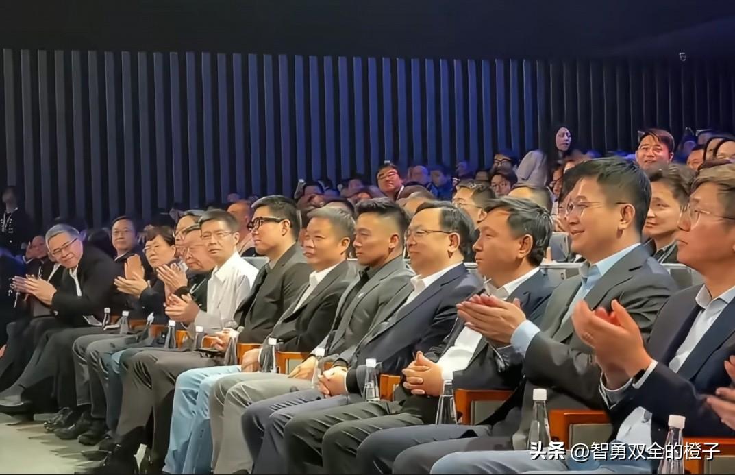 比亚迪还是有排面啊！

小米新一代su7发布会现场，雷军邀请了很多车圈大佬，有王