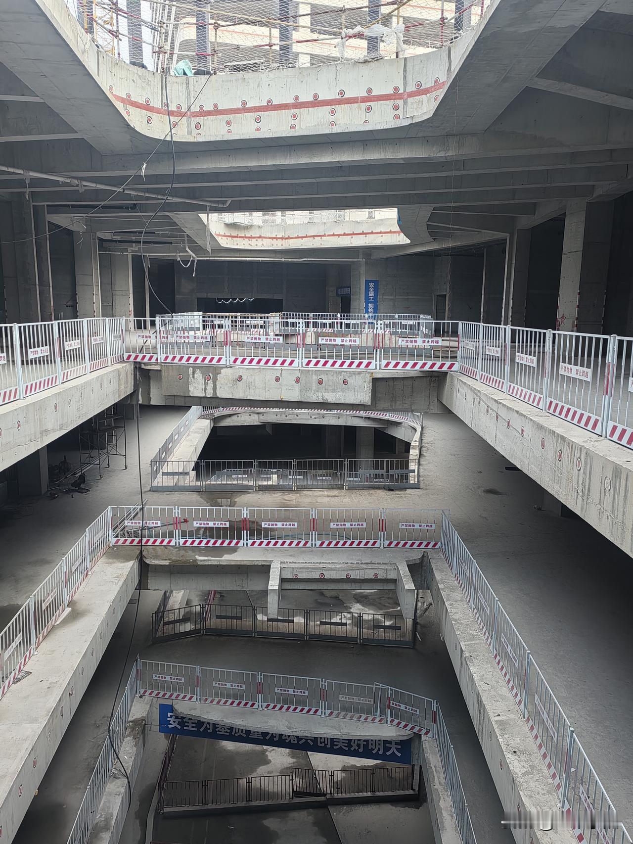 这过完年了，干工地的是不是又支楞起来了！！！[大笑][大笑][大笑]过年跟过关一