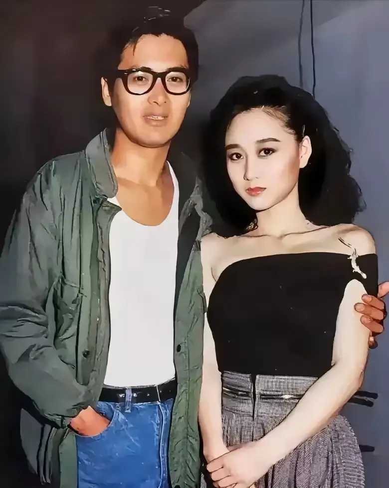 八十年代末，利智与周润发 ​​​