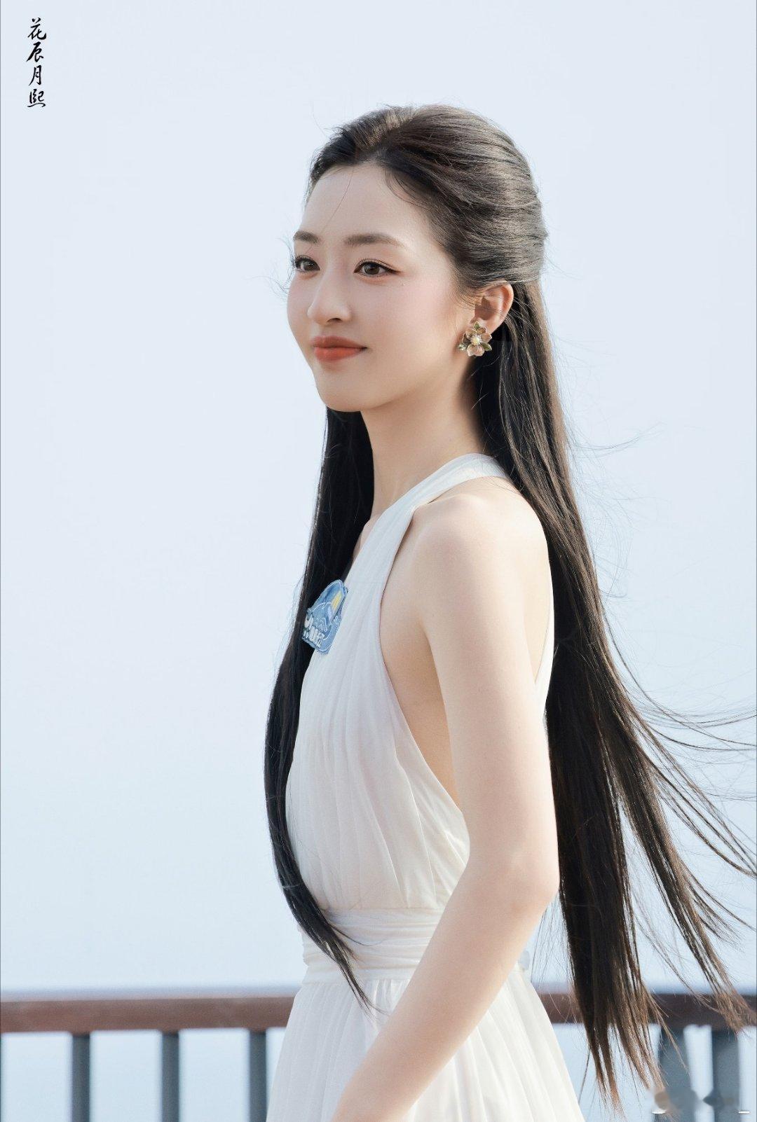 当我用虚拟打开邓恩熙的视频 虚拟视角放大邓恩熙美貌！怼脸镜头零毛孔超惊艳，眼里故