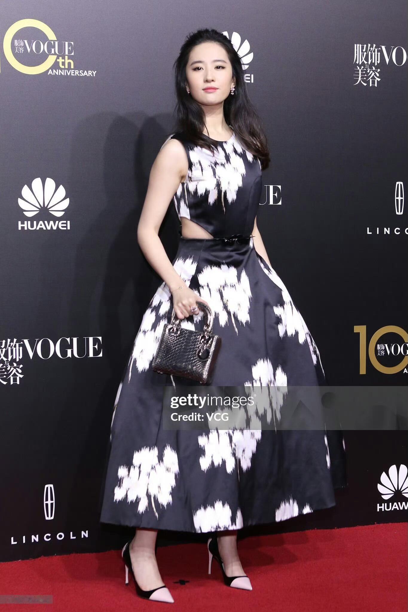 十年前的vogue盛典十年前的vogue盛典刘亦菲、倪妮、李宇春、杨幂、迪丽热巴