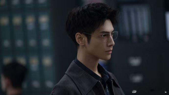 没人夸罗云熙这段吗从口型到发音，从眼神到微表情，罗云熙这段戏处处是功力。台词掷地