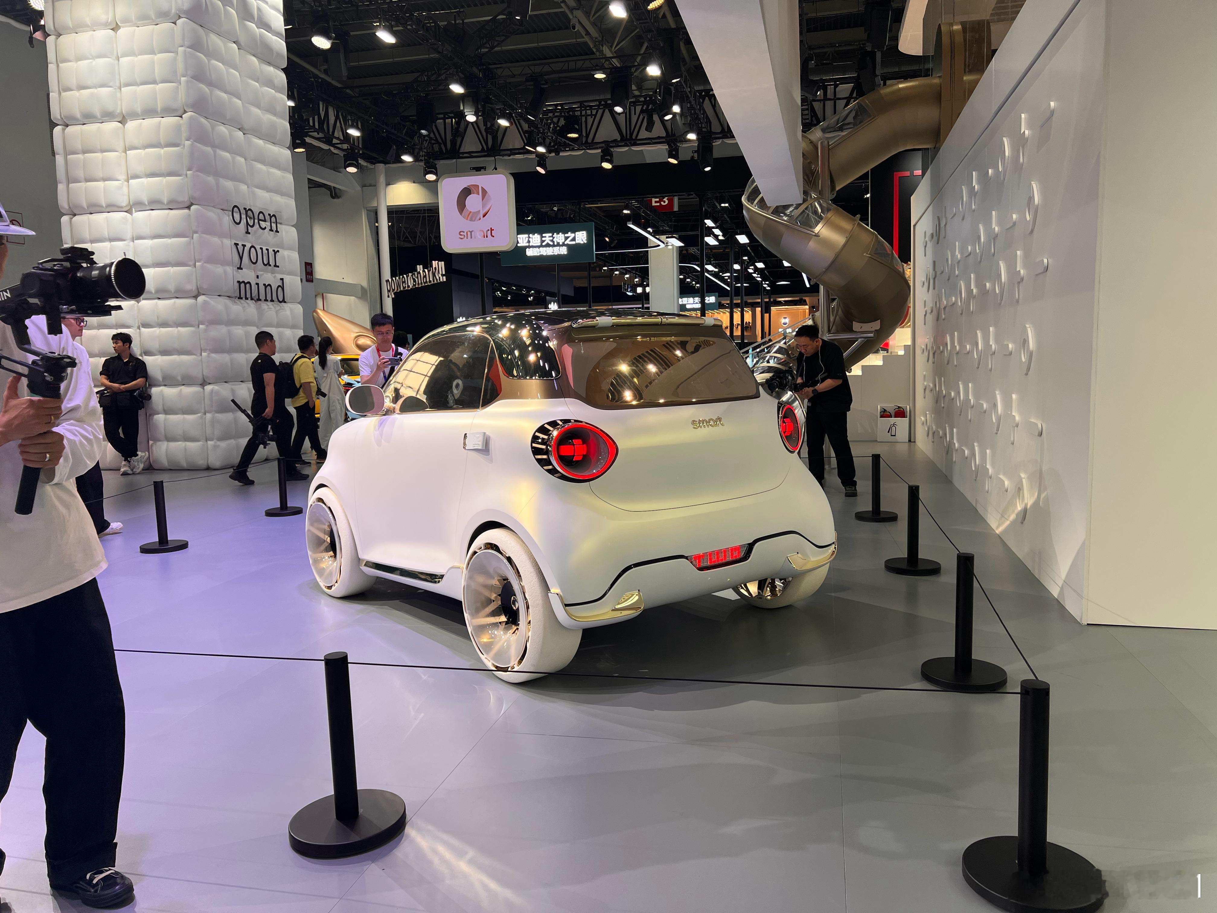 2026北京车展 Smart 2的概念车，能看出来设计其实已经定了，这就是试试水