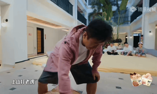 对邓超的磨叽有实感了看节目才真切体会到邓超的磨叽，说话做事慢悠悠还爱碎碎念，真实