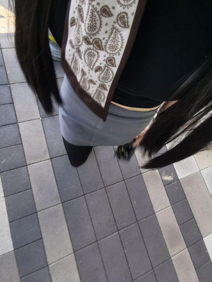 全世界早安啊 周一快乐 工作日快乐。我问小狗遇到心事了怎么办 小狗说 忘忘忘