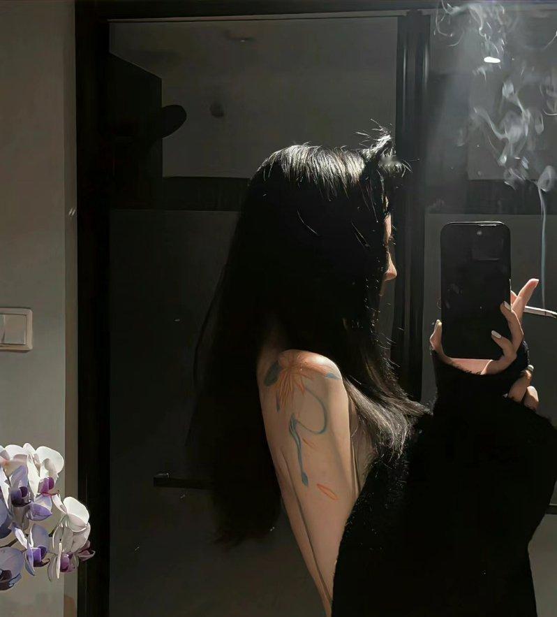 现在我才知道“十七岁”是人生中很特别的日子 离成人很近 却离青涩不远 过完这一岁