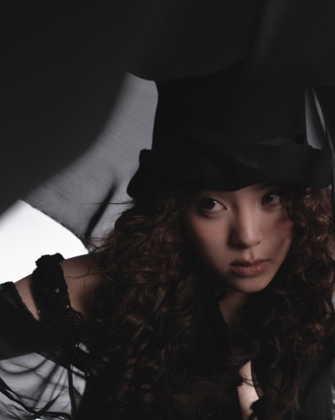 欧阳娜娜尝试了黑松露穿搭 娜娜的穿搭审美永远在线！声生不息 一身全黑造型美到犯规