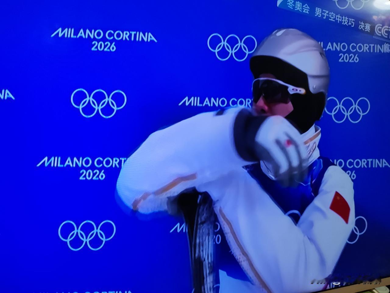 今天的赞应该给王心迪，一次冬奥伟大的空中技巧表演，夺得金牌，在继昨天妻子徐梦桃夺