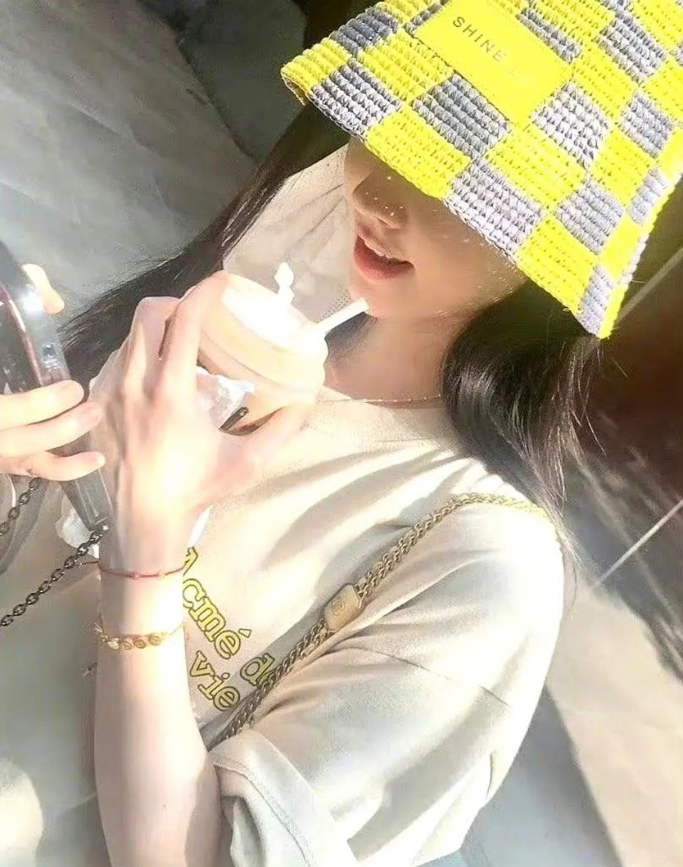 最扛剧的花难道不是鞠婧祎吗？ ​​​