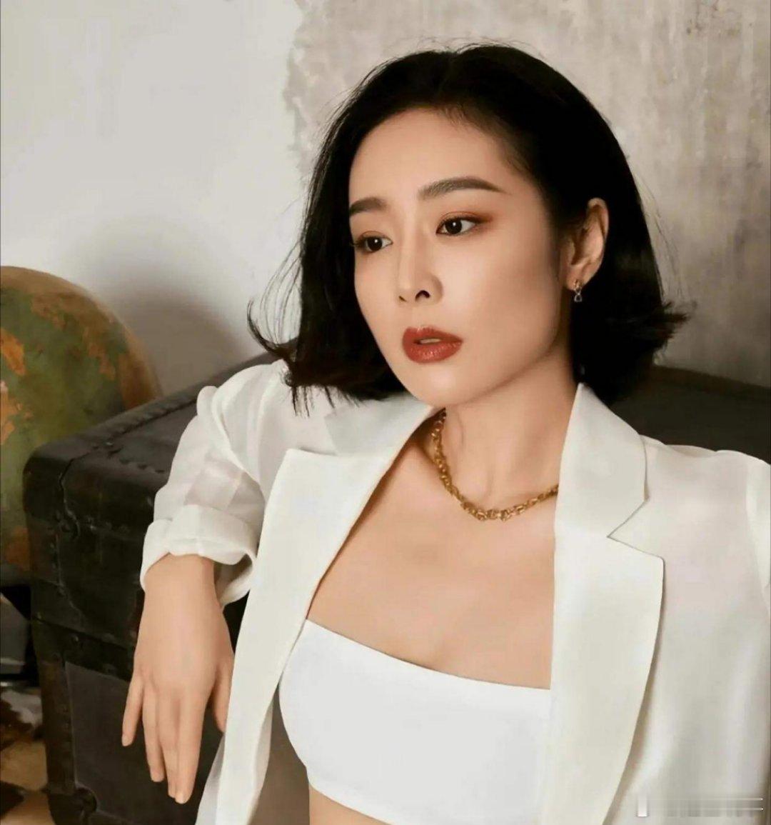 37岁、没结婚、没孩子，高叶凭什么活得比谁都爽？你敢信吗？在娱乐圈这个“三天一绯