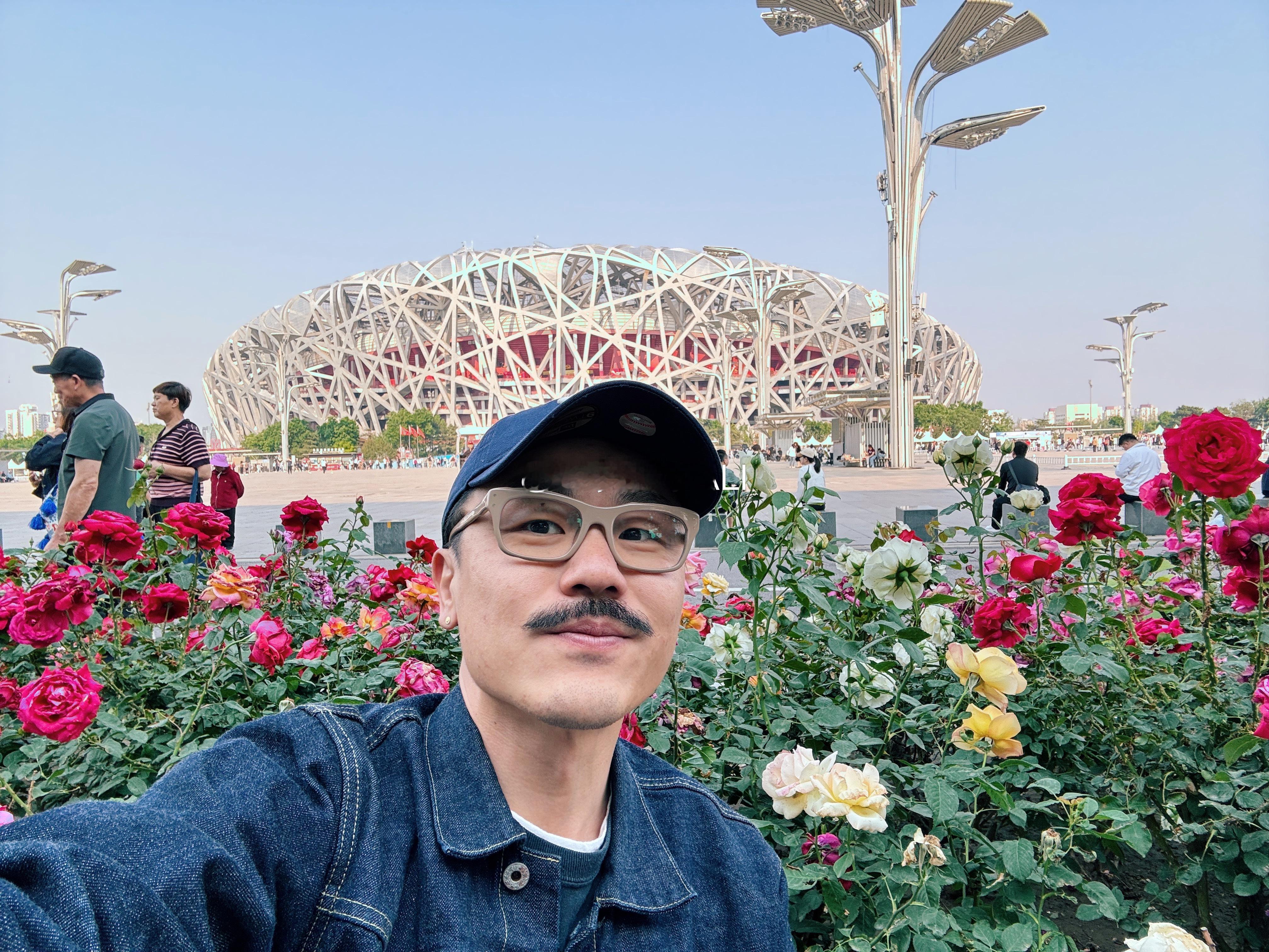 上次在这个角度拍照是2008年[笑cry]北京欢迎你，为你开天辟地～梦想家ALI