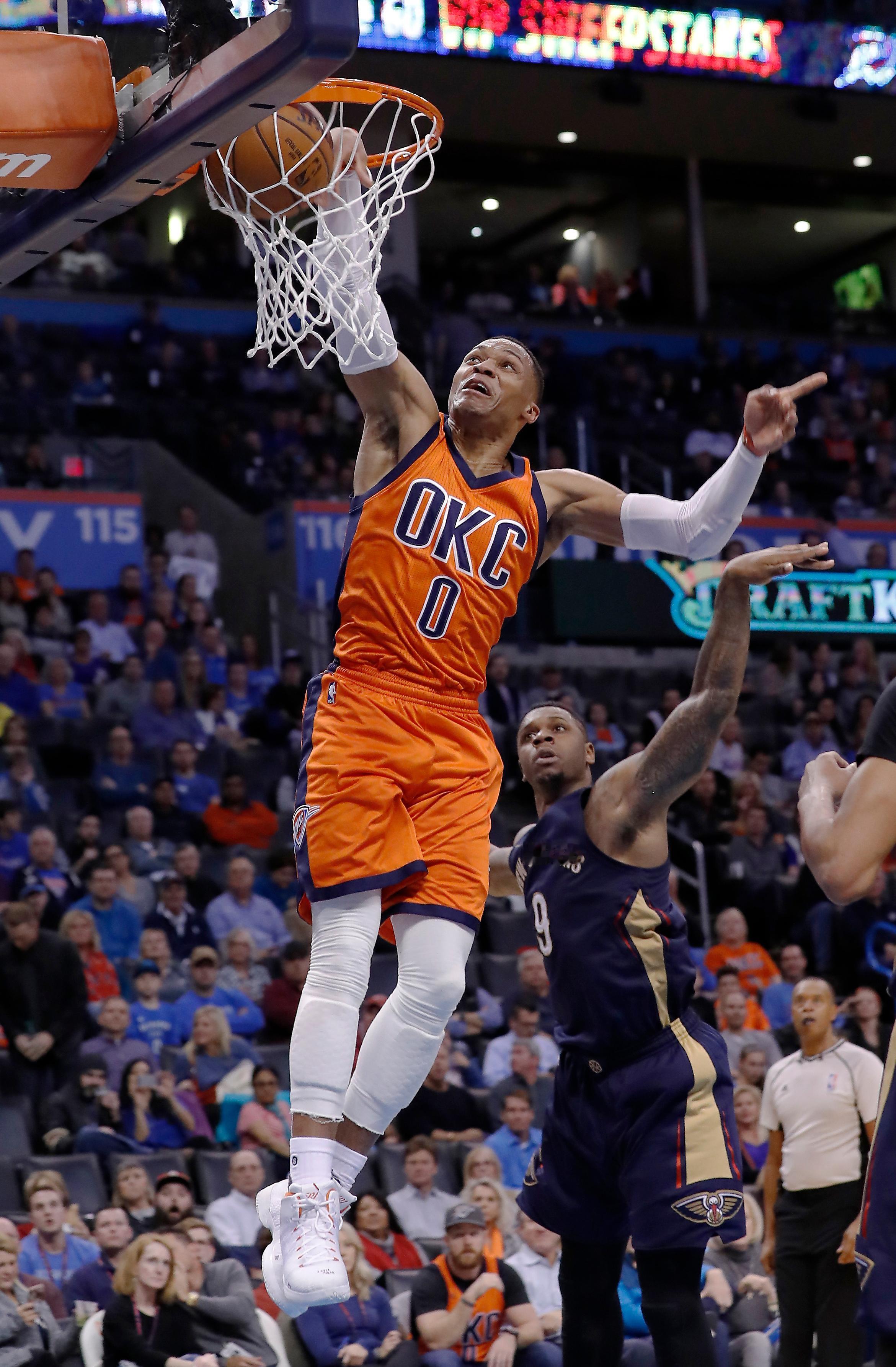 Russell Westbrook 右 