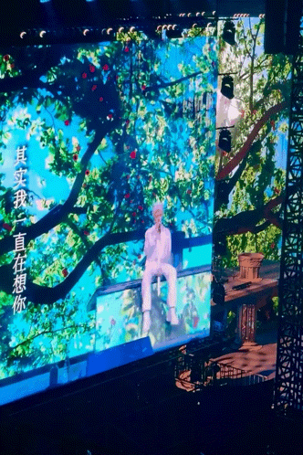 居然有人能把演唱会做到这么细节 演唱会的舞美细节别太用心了！每首歌的舞台都有好多