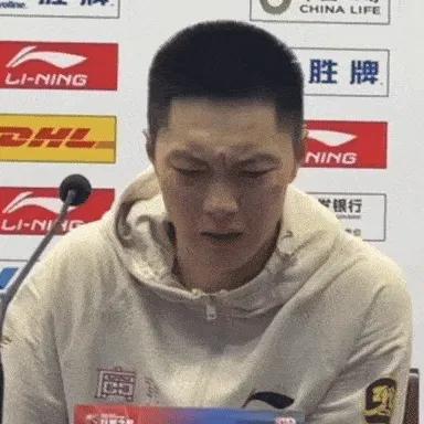去年为啥不选万梦霖？
孙福恒必选，综合国青拉练期间表现和年龄，他是上海给的人里潜