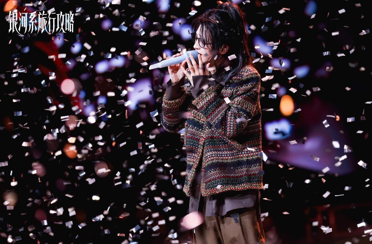 度漪日记节选（六）：海

他站起来走了。走到门口，没回头。

“那首曲子叫什么。