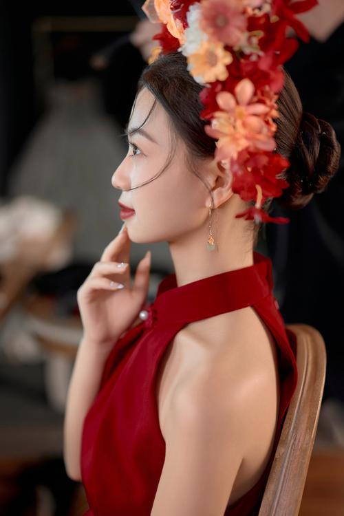 离婚女人最好的归宿，从来不是“再嫁一个更好的男人”，而是：不靠谁，也能活得稳、活