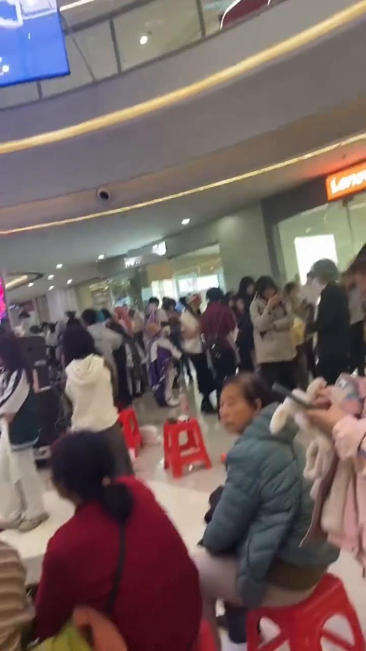 我又来发抖音了，火不火的不重要，我只想让你知道我每天都在，店没岗，人没跑，有需要