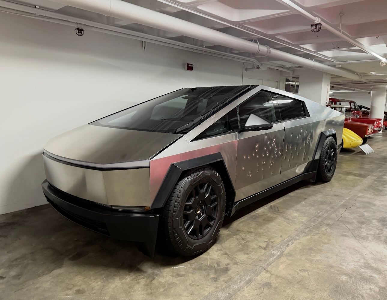 洛杉矶果然不养闲人……挑战一下各位的知识盲区这是多少口径的子弹打的？ 