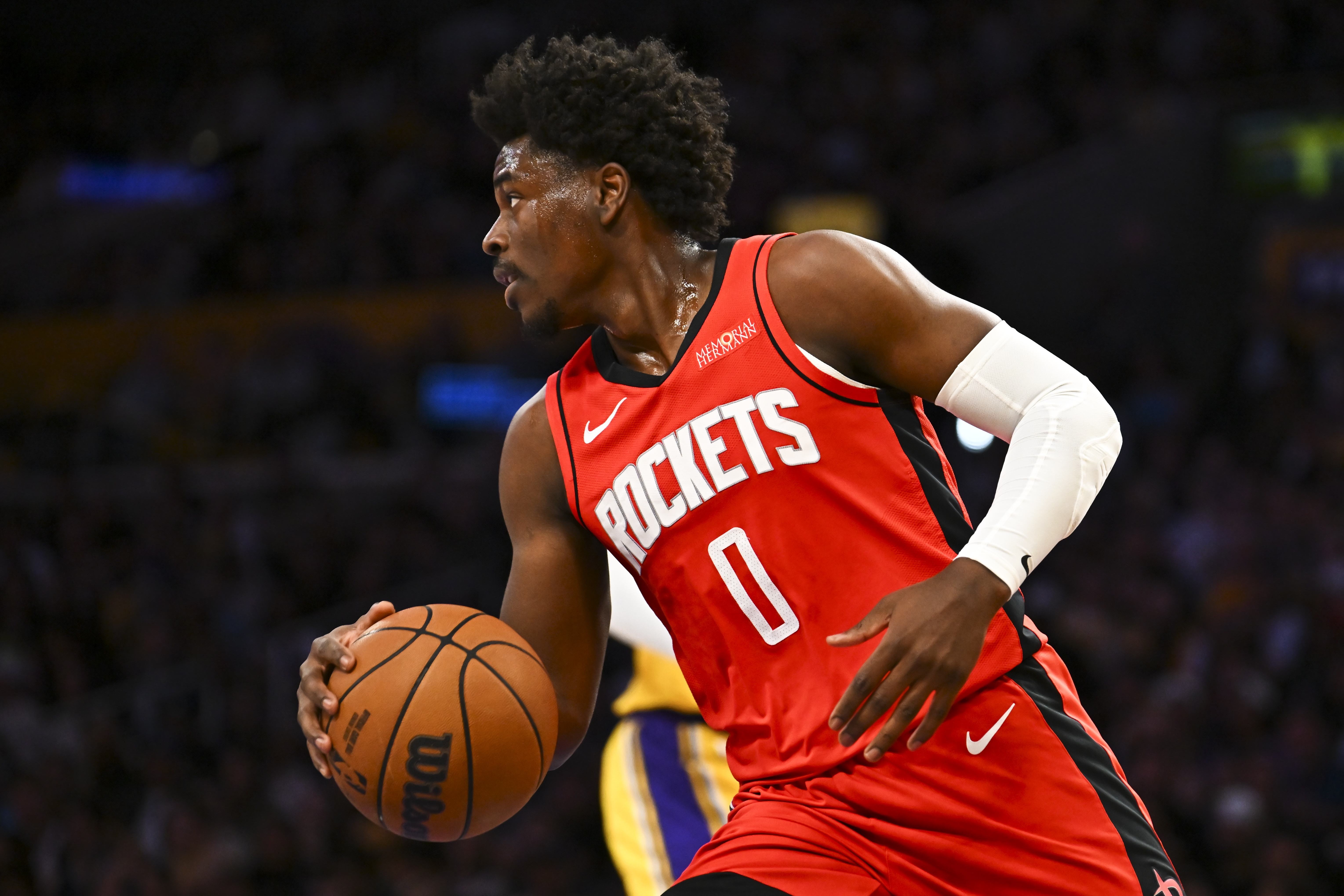 赛季新高！阿隆·霍勒迪替补17中8贡献22分 三分10中6