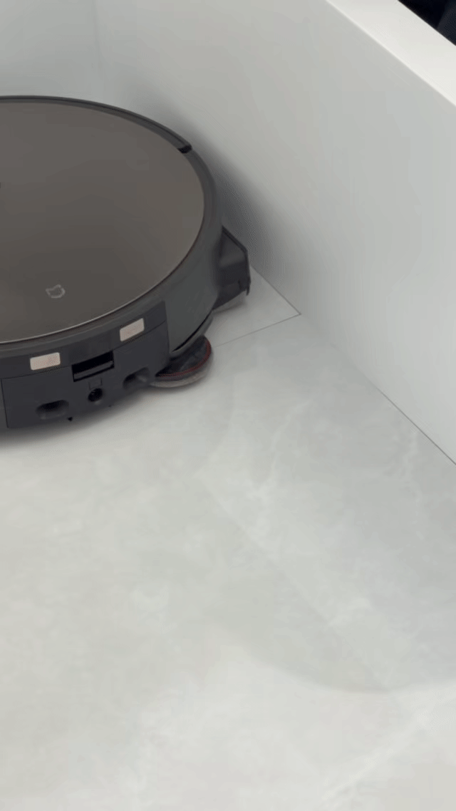 小米科技家电首次亮相AWE小米AWE米家扫拖机器人6 Max今天亮相小米AWE展