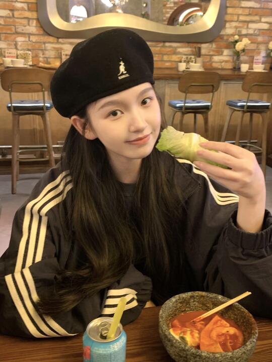 又饿了 果然漂亮不能当饭吃