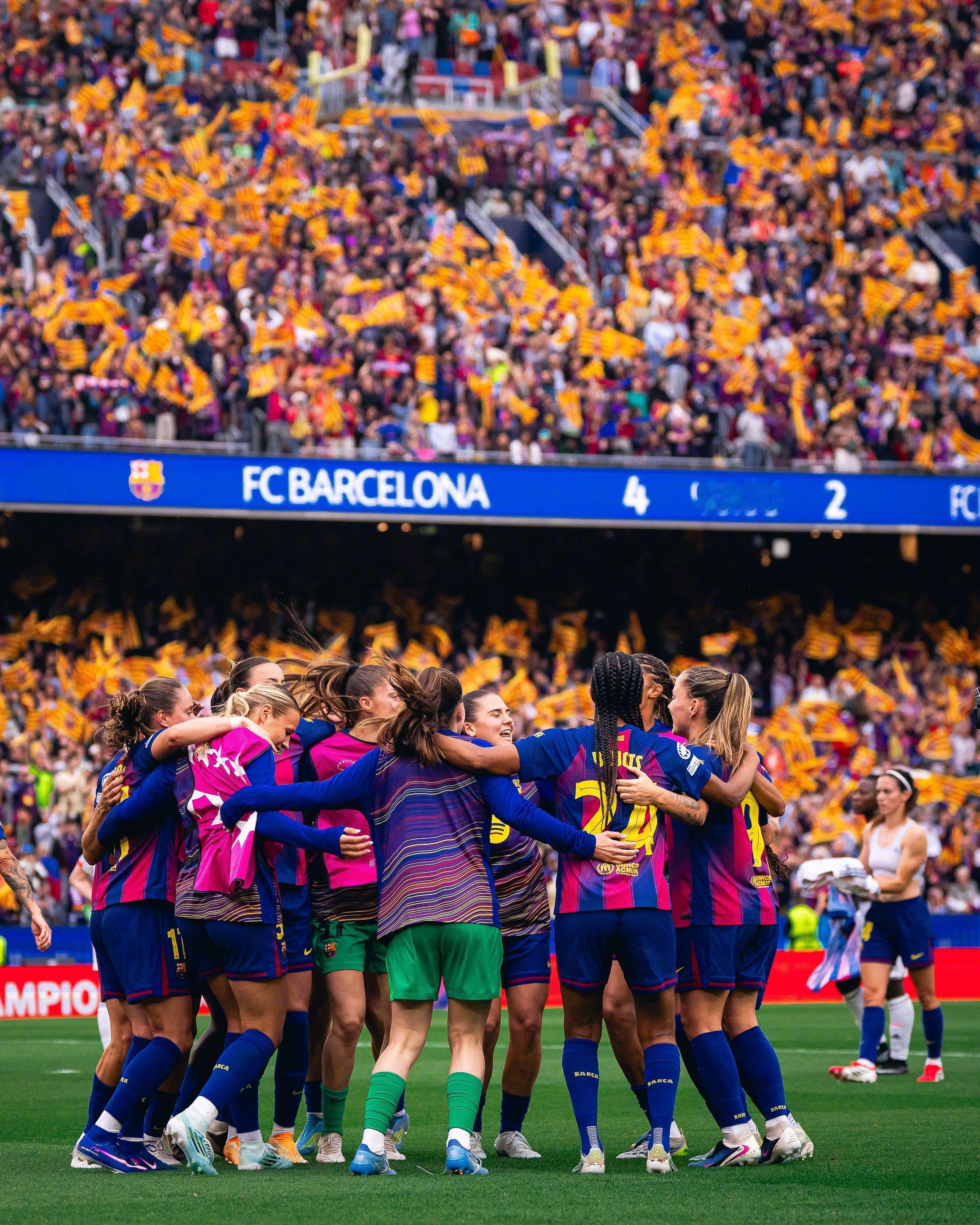 红蓝倩影 🏟️Spotify诺坎普球场再次见证属于女性的荣耀时刻💜⚽她们的汗