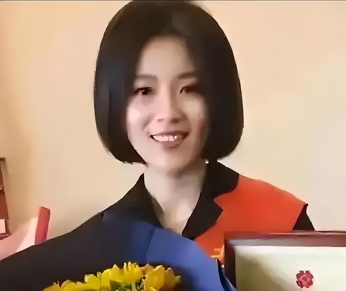 浙江一28岁女孩无偿捐献骨髓，救了一名15岁白血病男孩，没想到，男孩康复后见到她