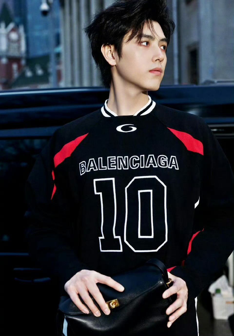 陈飞宇 巴黎是家我们阿瑟怎么直接一键从1970穿越到2026巴黎时装周了✈！ 