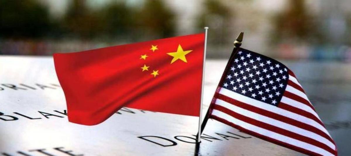 英特尔这公司最近是啥情况啊？市值蒸发上百亿，还摊上了中国网络安全审查的大事。你说
