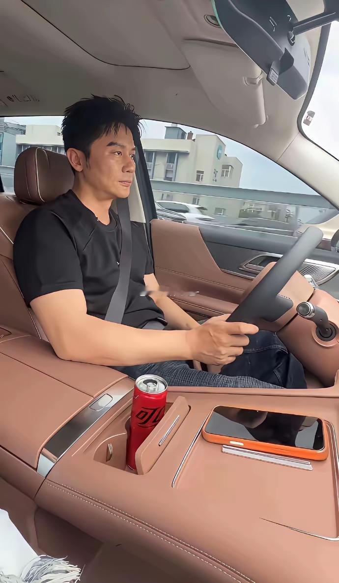 谁知道李晨这是开的什么车吗？在线等 
