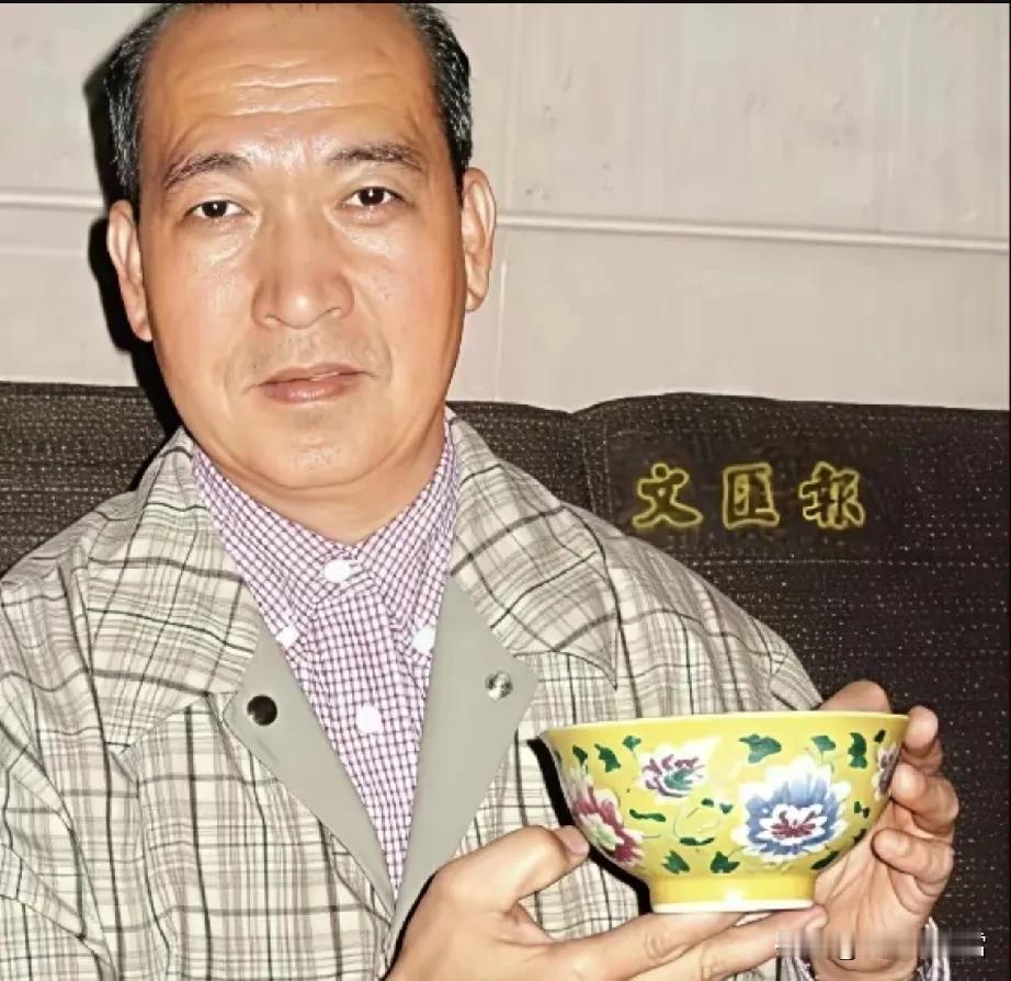 谁能想到，放弃中国国籍、在伦敦街头捡了二十年破烂的“叛国者”，竟是藏着六万个国之