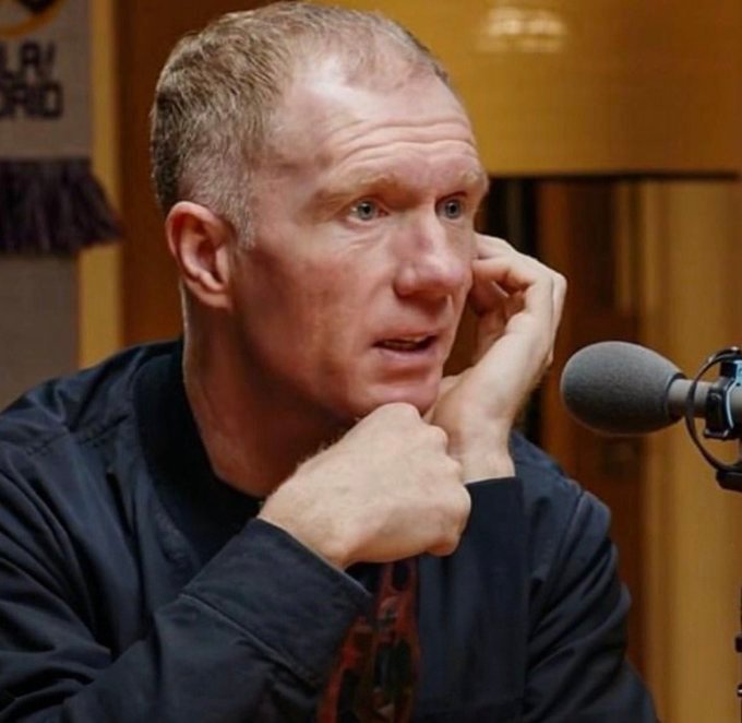 斯科尔斯：听着，迈克尔（卡里克）可能最终不会成功。我不知道。他可能会得到这份长期