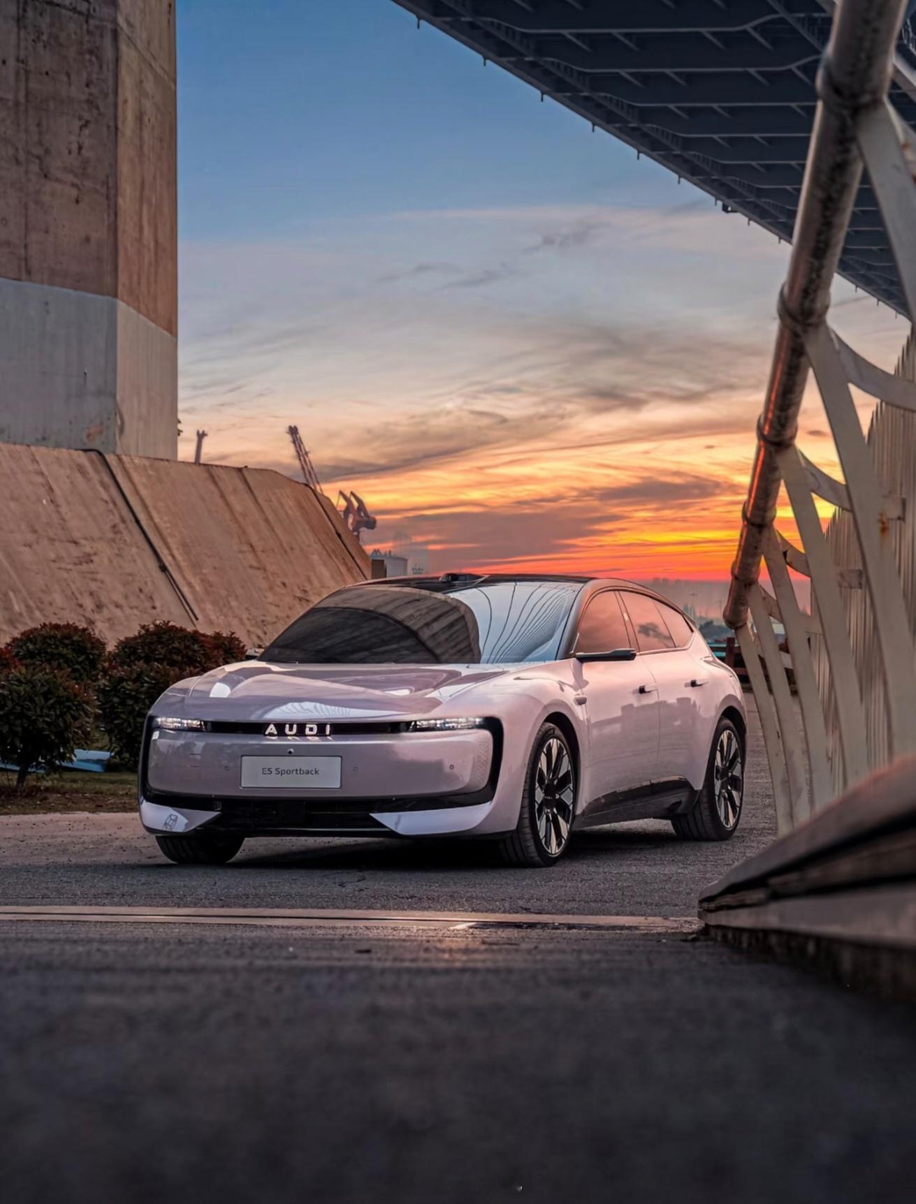 奥迪E5现已到店科幻造型+纯粹运动基因是E5 Sportback外观的主旋律。1