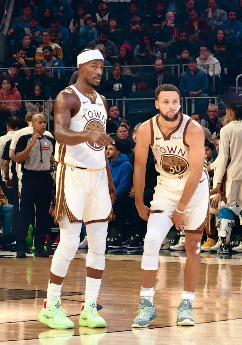 科尔透露巴特勒目前正在球馆进行投篮练习，预计他能在今晚登场——但最终出战决定将在