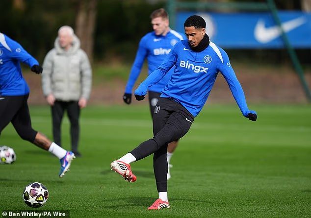 每日邮报著名记者Kieran Gil撰写切尔西独家周报。罗西尼尔对对阵巴黎圣日耳