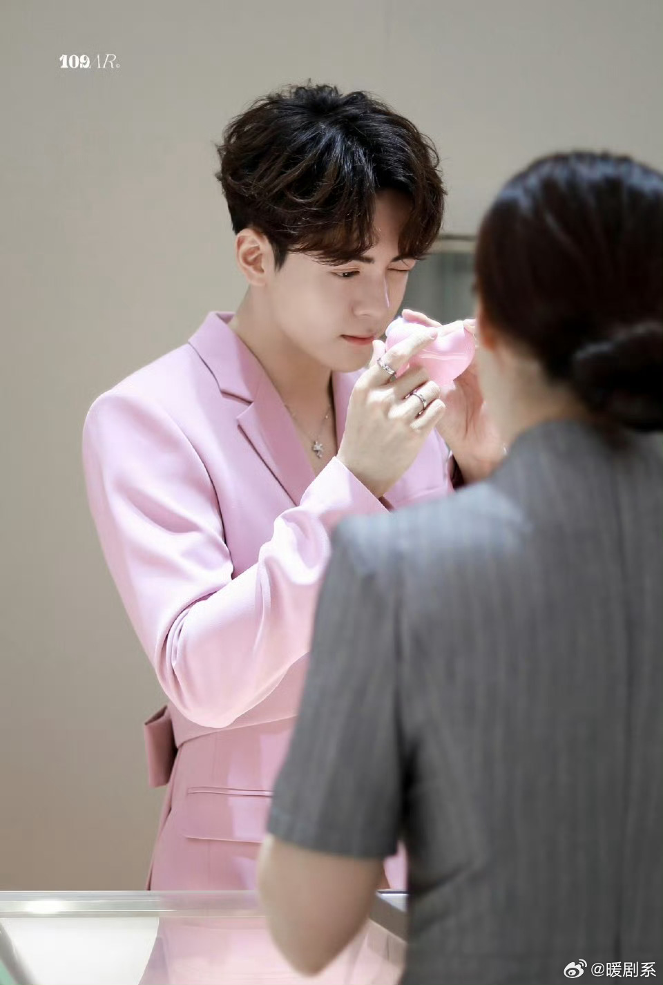 曾舜晞回应下部戏拍什么 从进组时间到题材类型全听粉丝的，曾舜晞这种宠粉方式太绝了