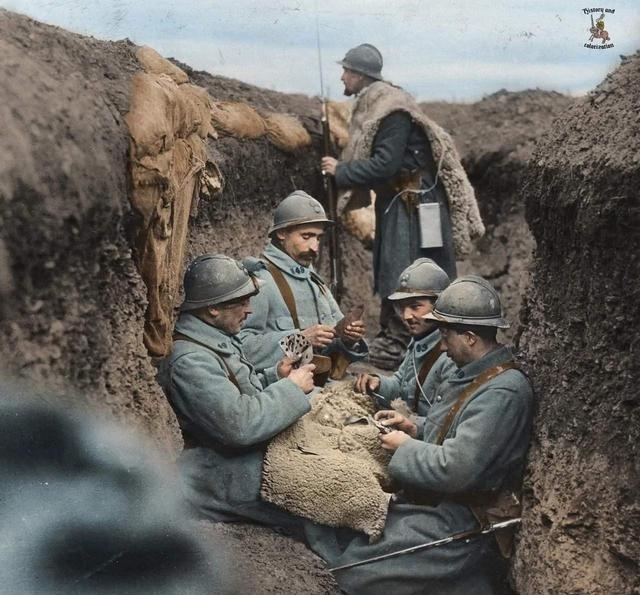 一战时作为抗德主力的法军，就装备而言连第二梯队奥匈军队都比不过，用的还是20多年