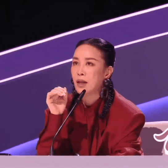 那英说歌坛很需要活人声鸣远扬直播那英对生特吾姬的夸赞，让大家看到了歌坛对 “活人