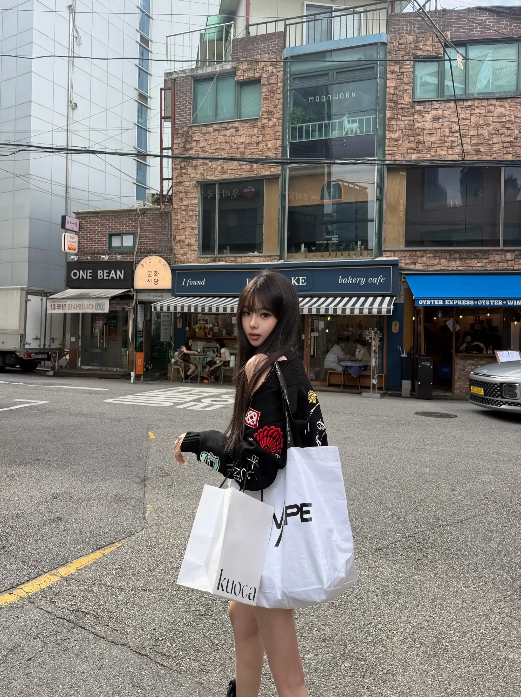我承认我说话无聊 还爱卖点烂萌。