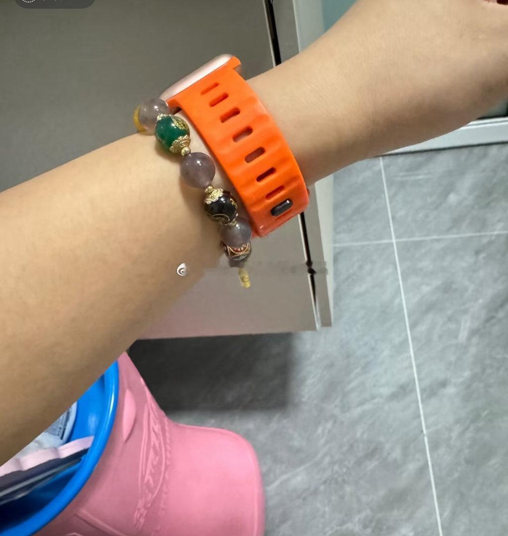 关于真的建议要用原装表带的对话内容，来智搜看看。  现代年轻人：花大几千买一个表