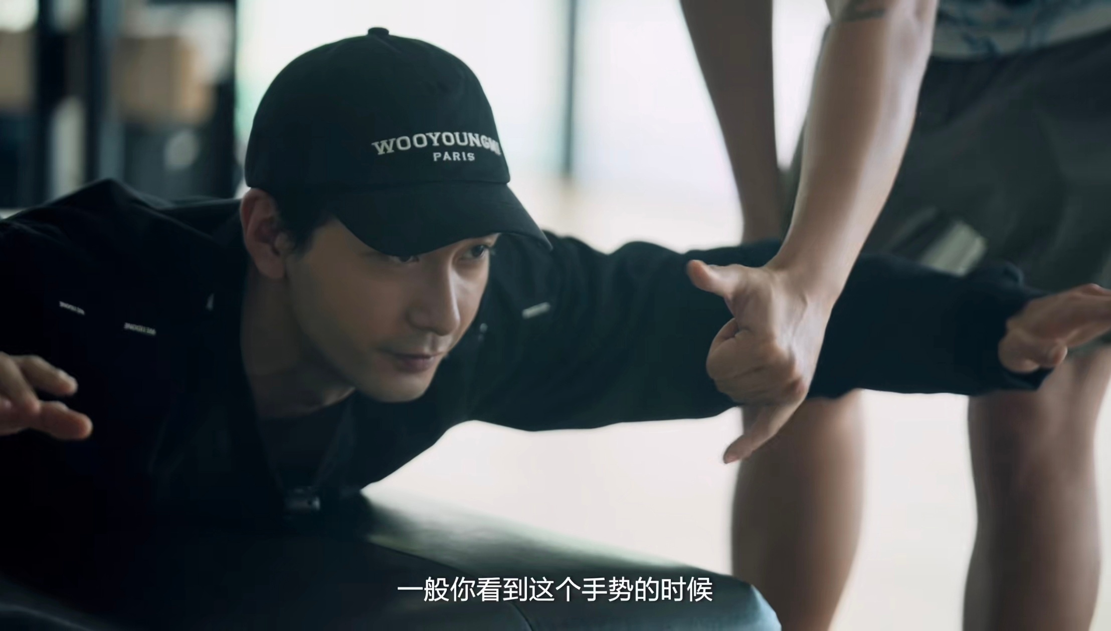 都素成这样了还有人质疑不是素颜？那没办法，人素颜就帅成这样了你说气人不气人再酸也
