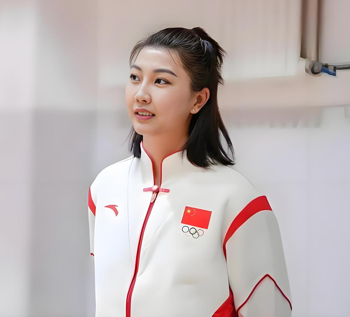 袁心玥是一个大多数球迷牵挂的名字，她是奥运冠军、前中国女排队长，为女排走向世界舞