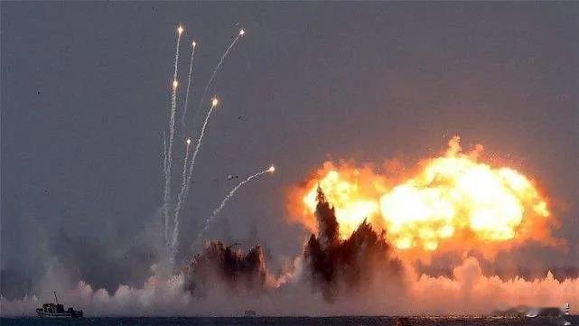 俄国防部通报8月16日战绩说：“防空部队拦截下14枚航空制导炸弹、1枚美制海马斯