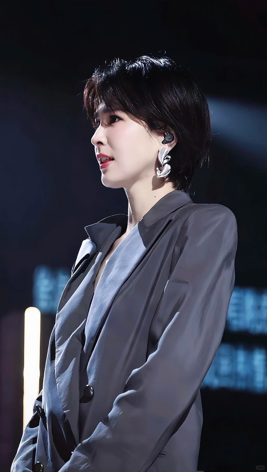曾沛慈夺冠后人气 曾沛慈在《乘风2026》获得年度总冠军，直接涨粉130w+，这