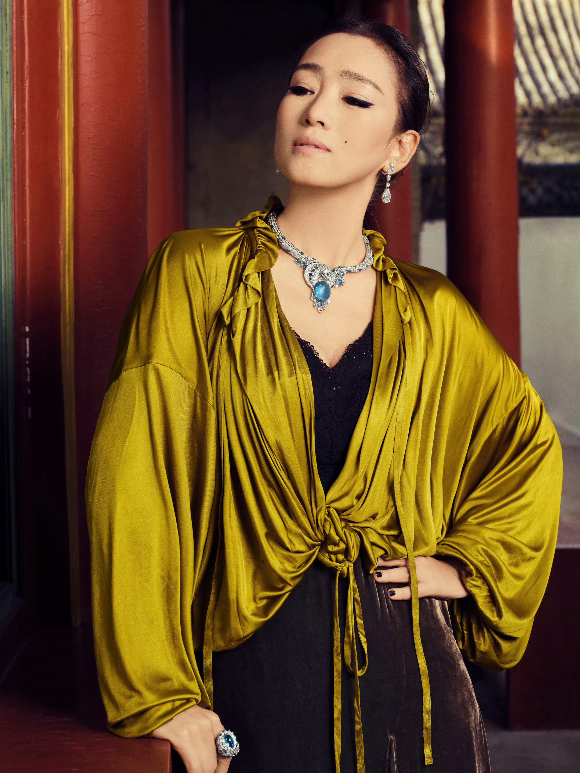 戴比尔斯是工作 卡地亚是生活戴比尔斯错付了 卡地亚确实等级高啊，代言人全是全球级