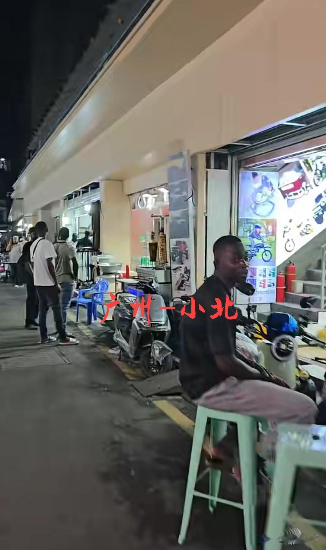 这不我广州老表嘛！告诉一下他们，去重庆可以住女生宿舍？得亏在中国，不然很多女生都