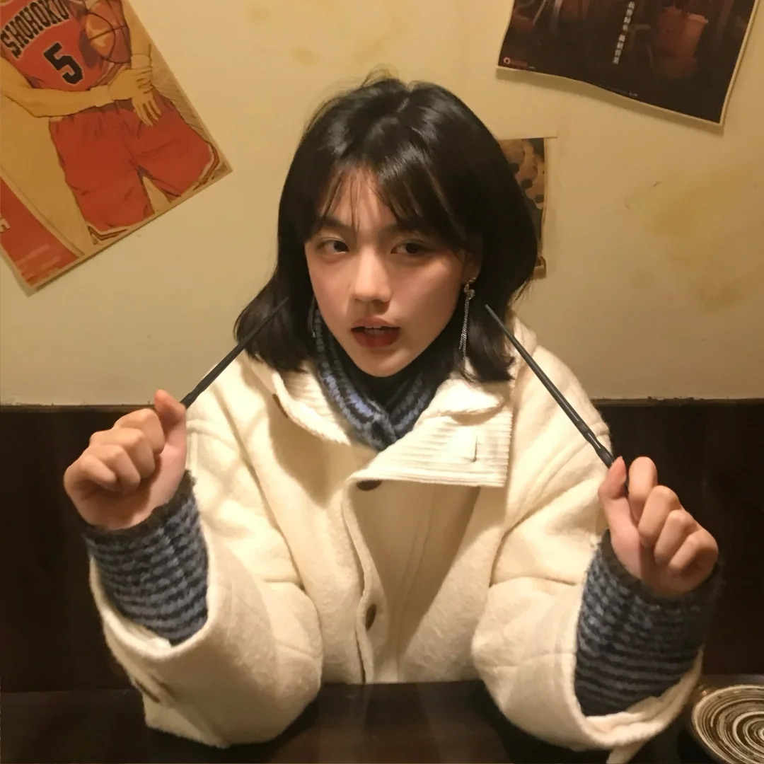 ꉂ ･ ･ ☆