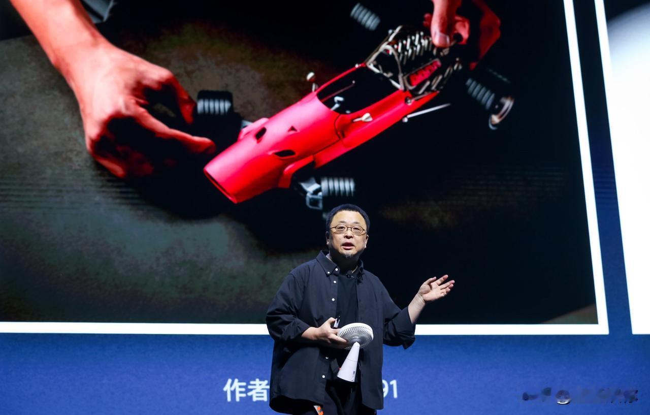 罗永浩每次都是靠嘴强行想上科技的车，把自己想象成第一梯队的人。可是每次产出的东西