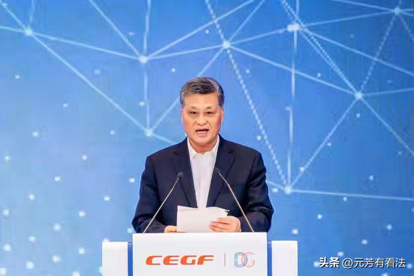 67 岁的马，身上有多个第一。第一批恢复高考后的大学生，也是有实行学位之后的第一